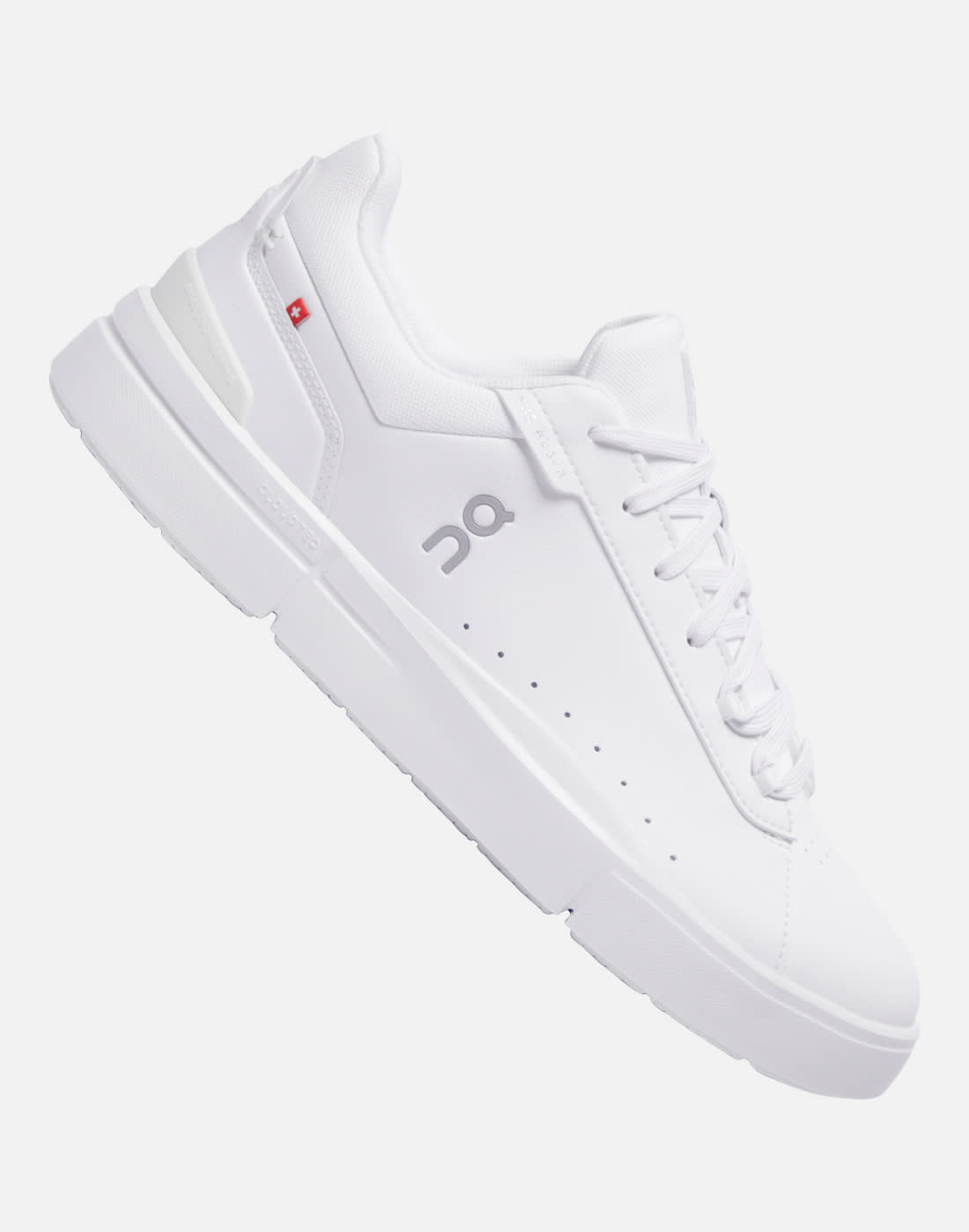 Men's On The Roger Advantage Trainers in White | Polyester