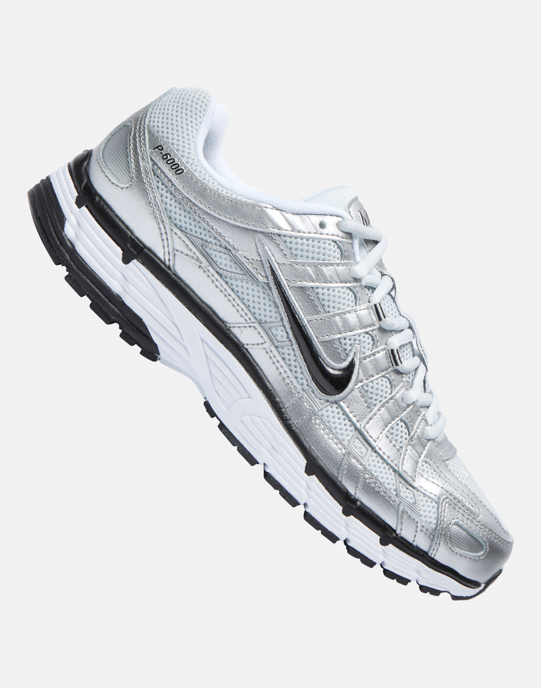 Women's Nike P-6000 Trainers in White/Black | Size 7 | Rubber