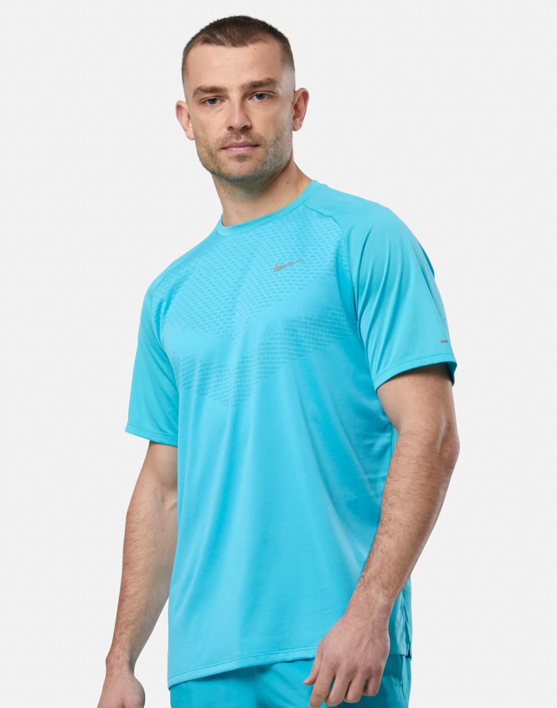 Men's Nike Stride Run T-Shirt in Green/Silver | Small
