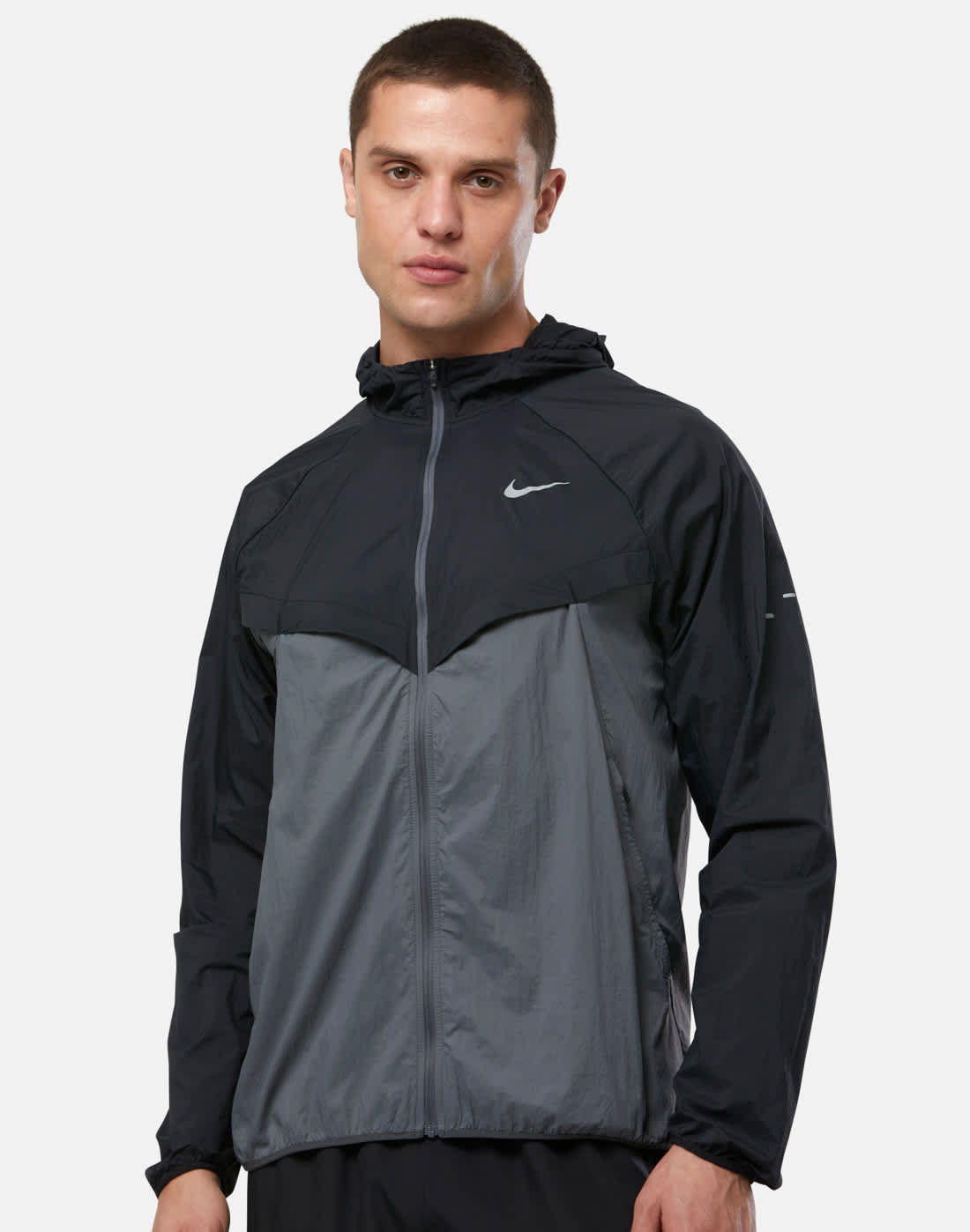 Men's Nike Stride Woven Jacket in Black/Silver | Nylon