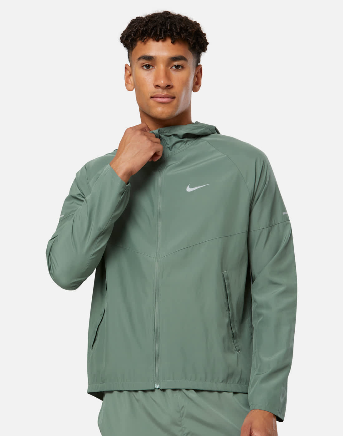 Men's Nike Miler Repel Jacket in Green | Large | Polyester
