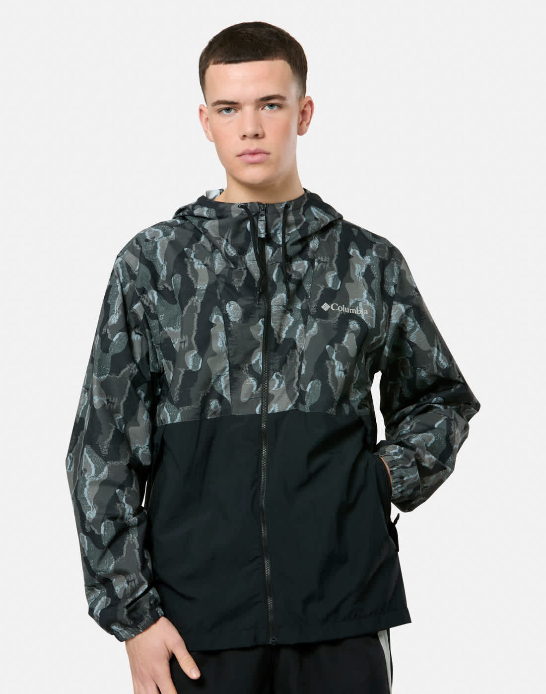 Men's Columbia Spire Valley Printed Windbreaker Jacket in Black | Large