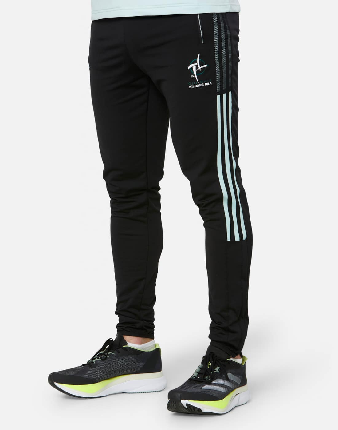 Men's O'Neills Kildare Nepal Brushed Skinny Pant in Black/Blue | Small