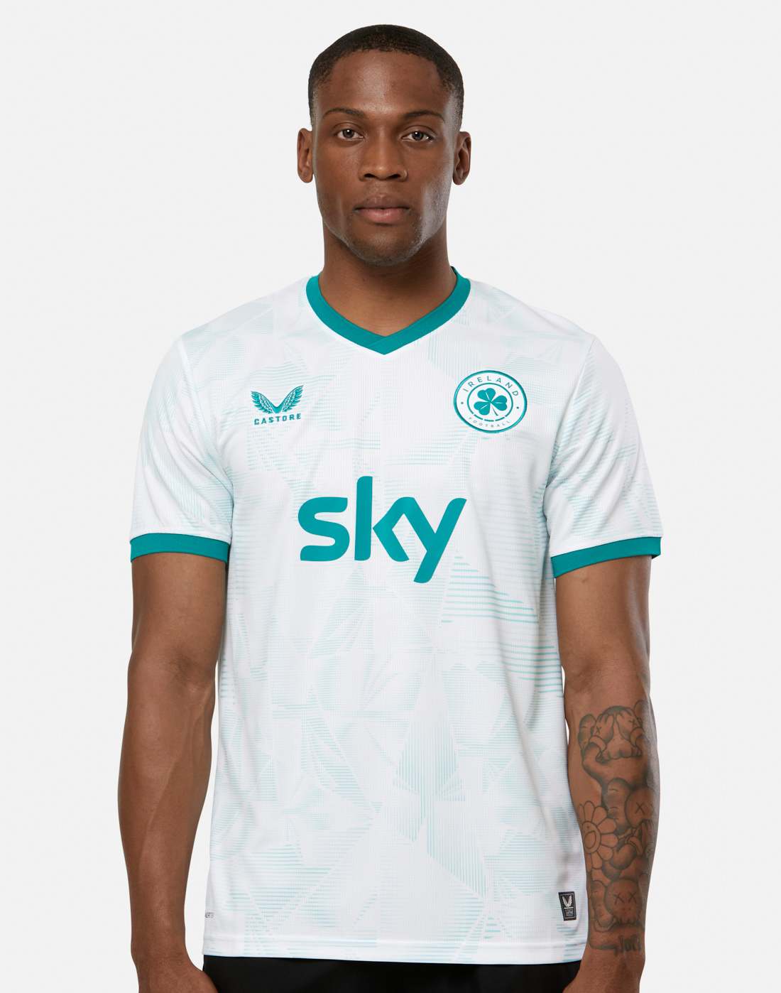 Castore Adults Ireland Away Jersey in White | XL