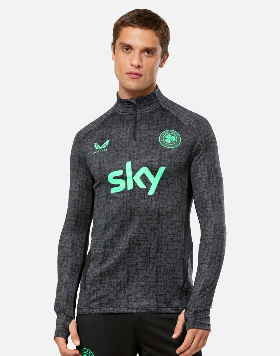 Men's Castore Ireland Performance Half Zip Top in Black | XS