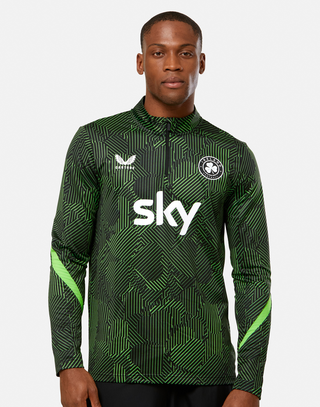 Men's Castore Ireland Pre Match Half Zip Top in Black | Small
