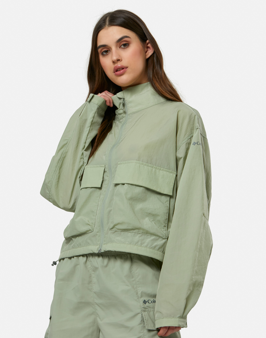 Women's Columbia Cropped Cargo Windbreaker Jacket in Green | XS