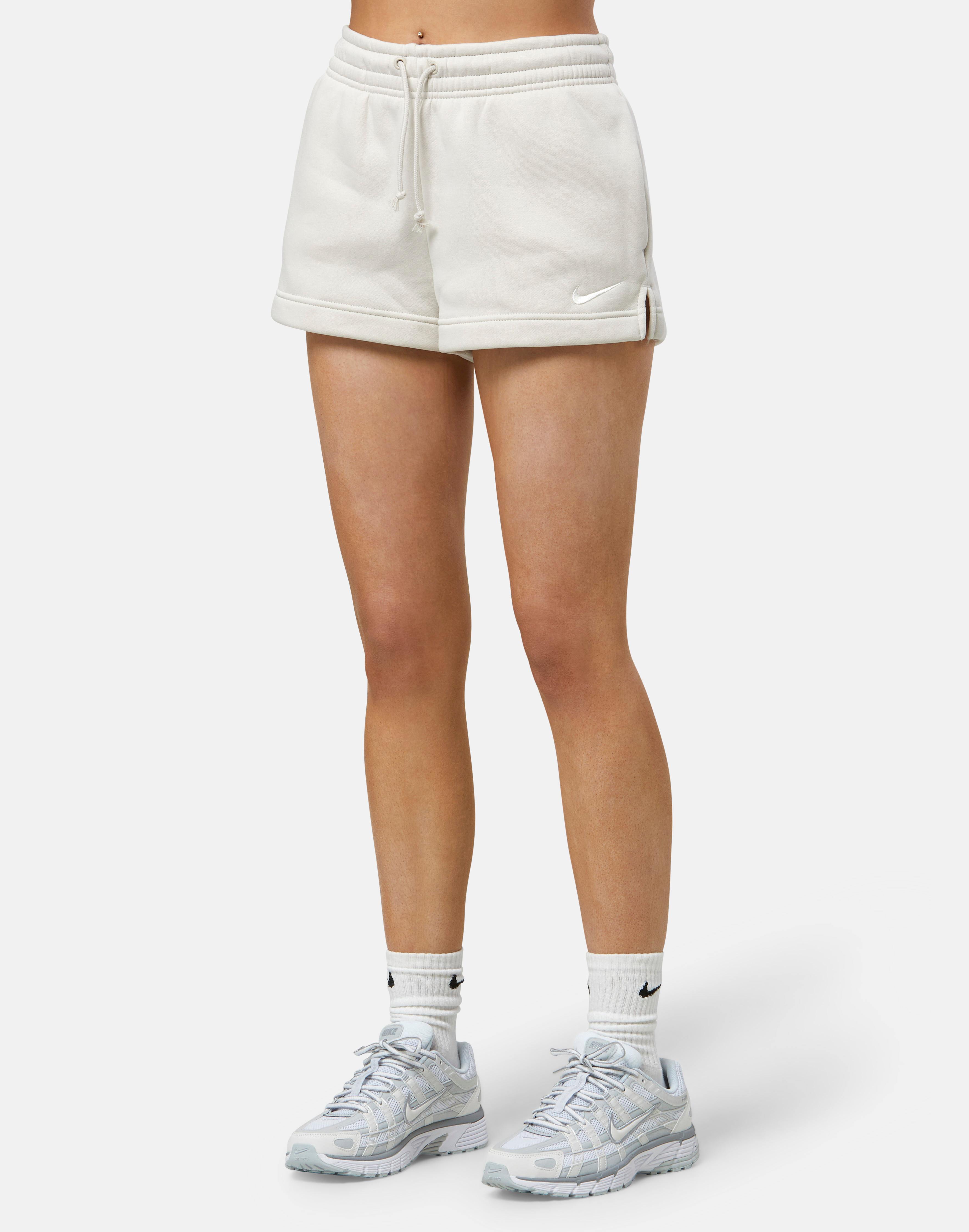 Women's Nike Phoenix Fleece Shorts in Cream | Medium