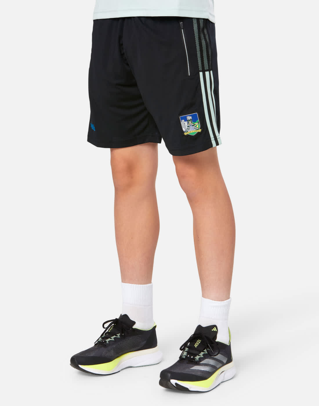 Kids' O'Neills Limerick Nepal Poly Shorts in Black/Blue | Small