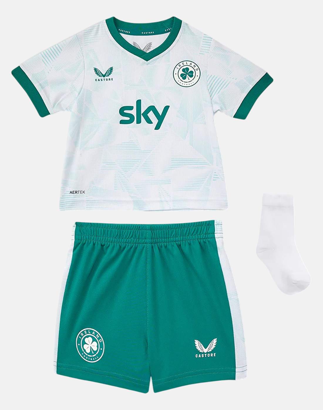 Castore Baby Ireland Away Kit in White/Green | Size 3-6M