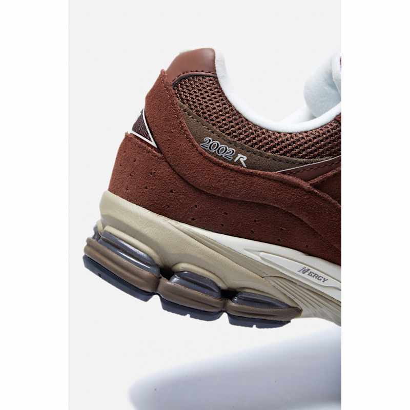 New Balance Mens 2002R Trainers WH Brown Life Style Sports EU - Main Image