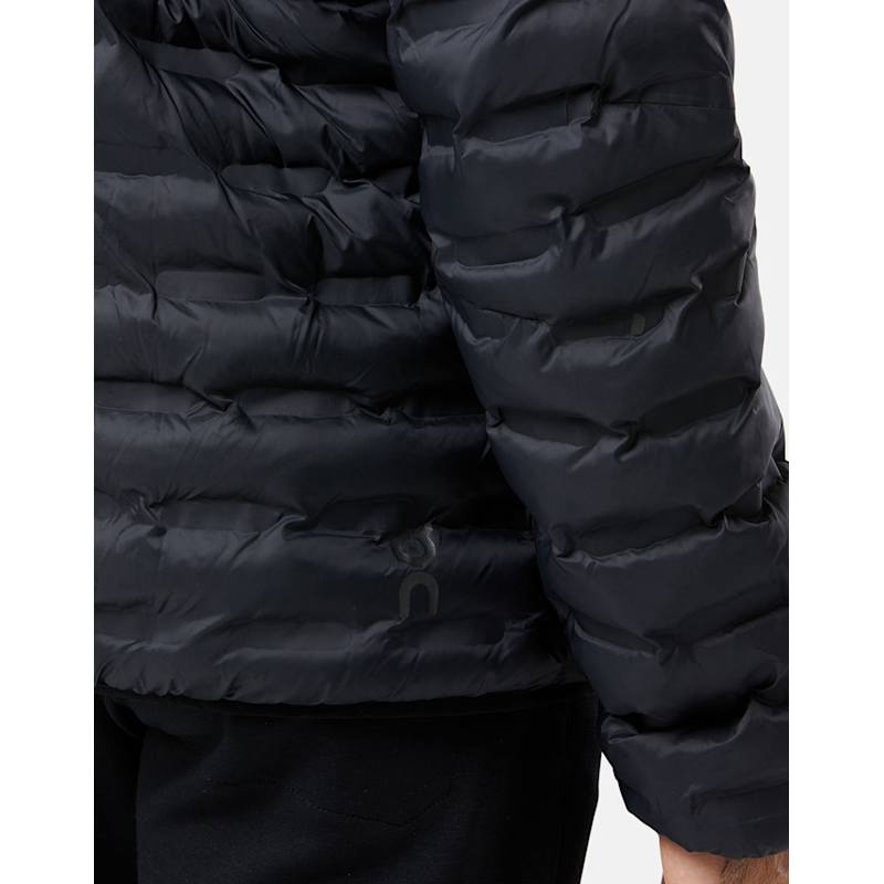 On Mens On Reversible Switch Jacket - Black | Life Style Sports UK