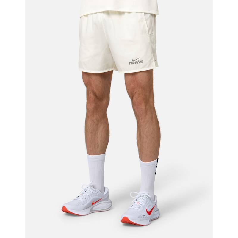 Nike Mens Inch Challenger Flash Woven Short White Life Style
