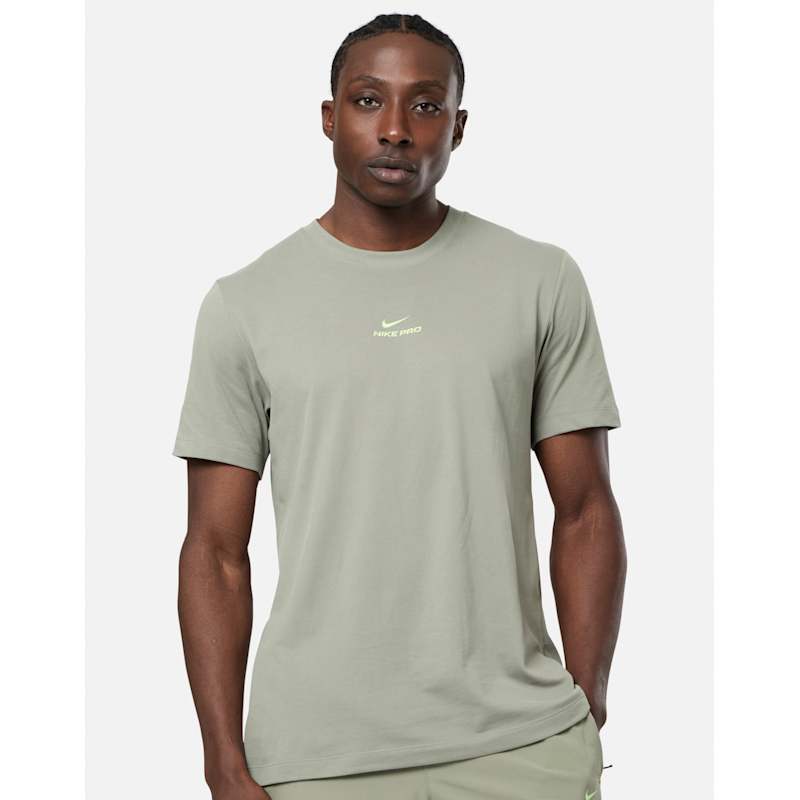Nike Mens Nike Pro T-Shirt - Green | Life Style Sports EU