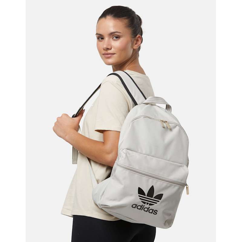 バックパック・リュック ADIDAS Adicolor Premium Round Backpack 5FT1197 adidas Adicolor Premium Round Backpack - Black | Free